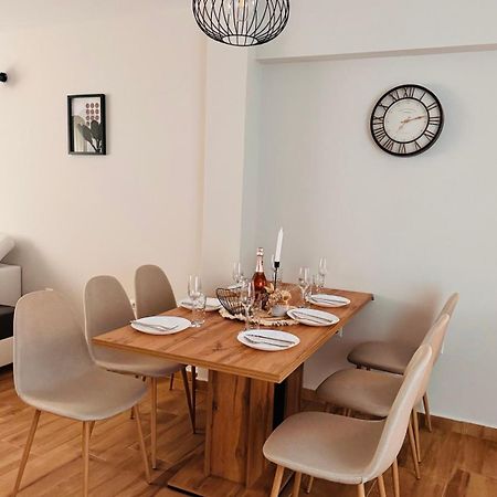 Goldy Central Beach Apartment With Private Garden Burgas Zewnętrze zdjęcie
