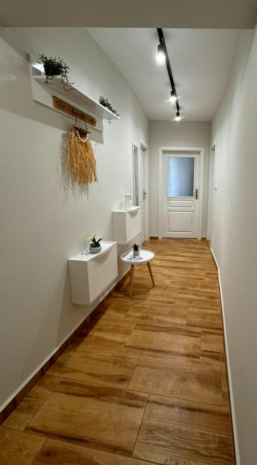 Goldy Central Beach Apartment With Private Garden Burgas Zewnętrze zdjęcie