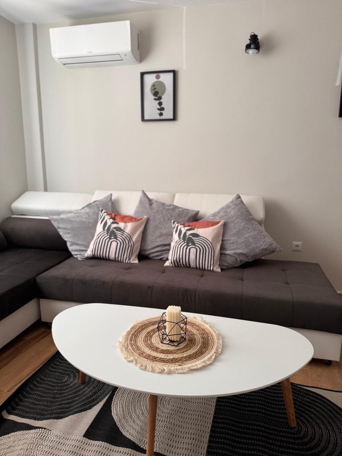 Goldy Central Beach Apartment With Private Garden Burgas Zewnętrze zdjęcie