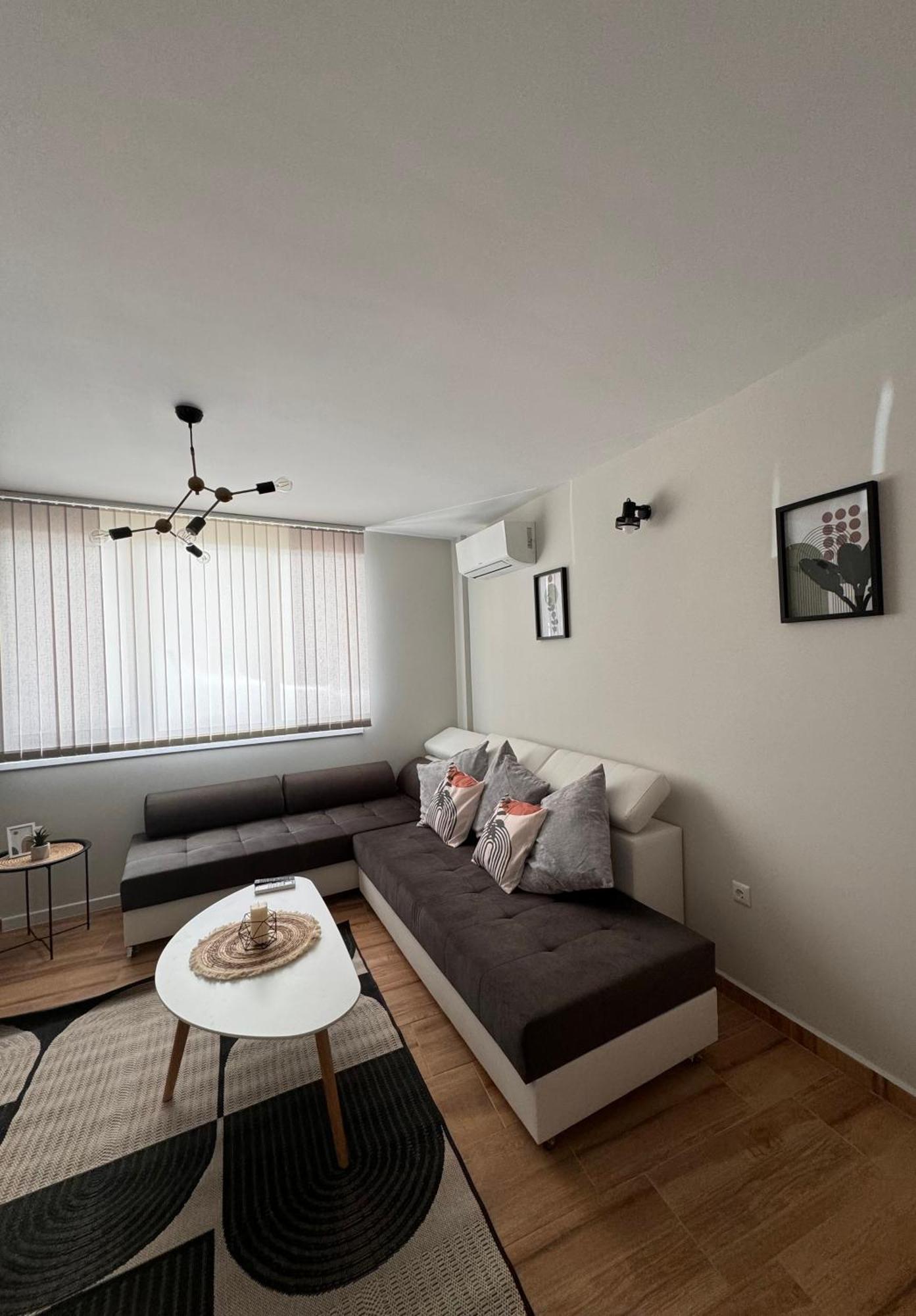 Goldy Central Beach Apartment With Private Garden Burgas Zewnętrze zdjęcie