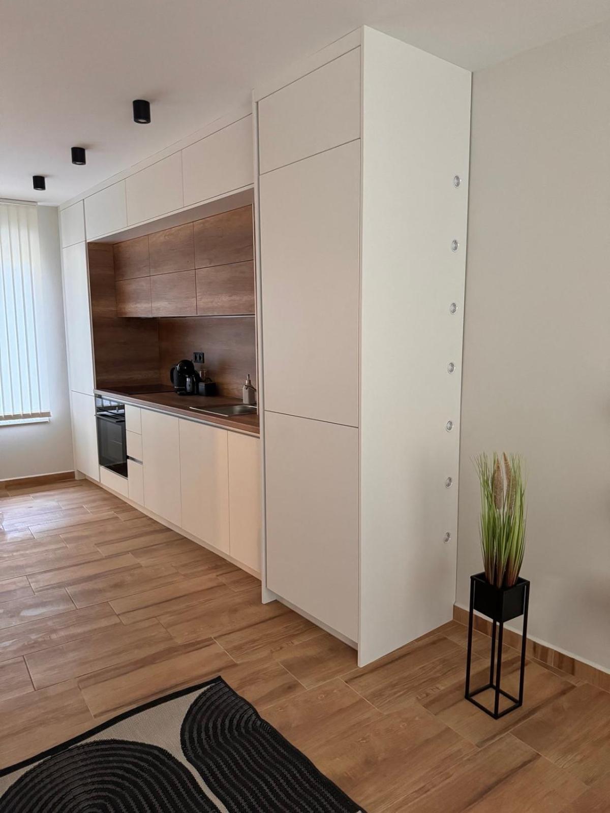Goldy Central Beach Apartment With Private Garden Burgas Zewnętrze zdjęcie