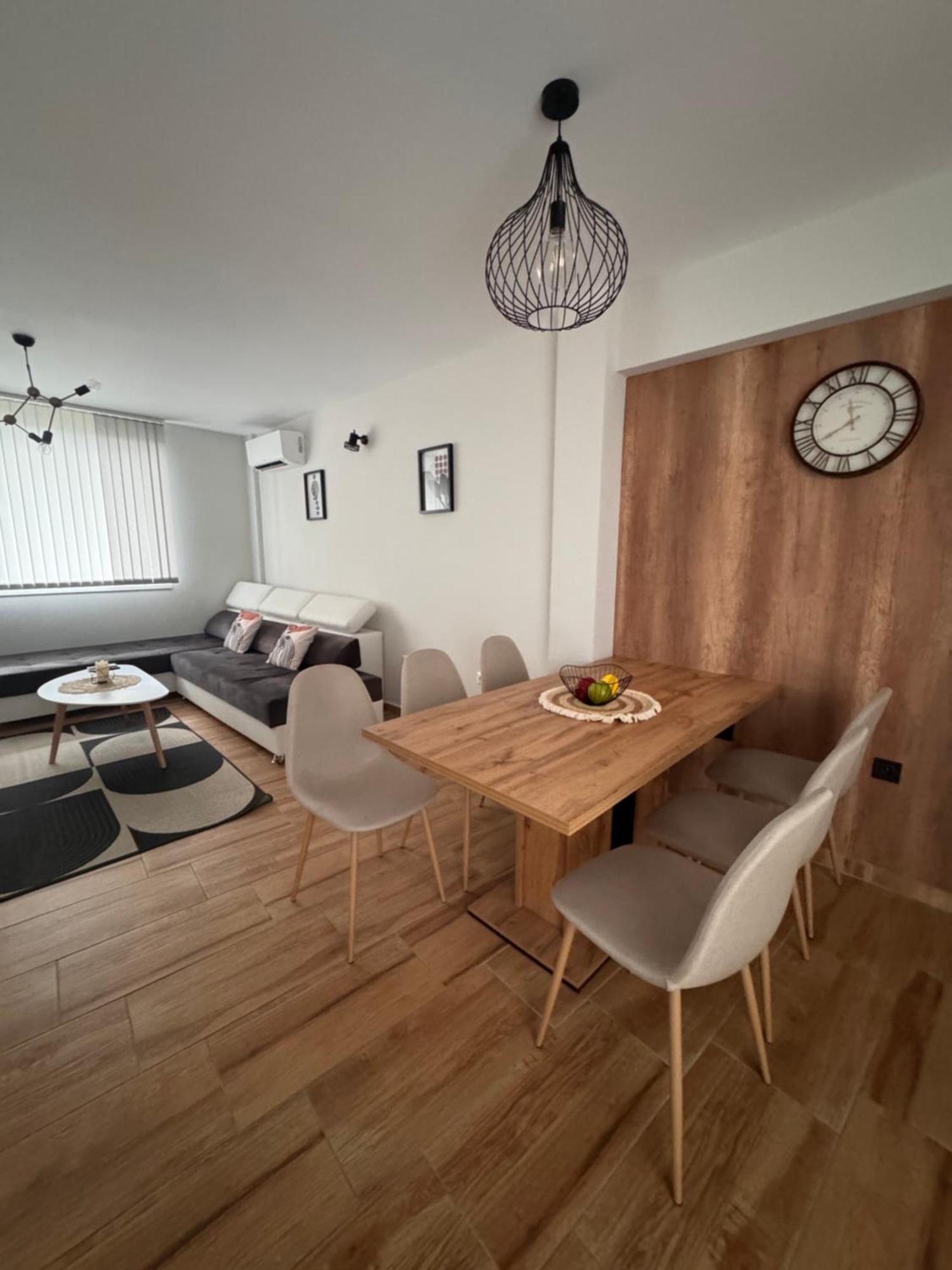 Goldy Central Beach Apartment With Private Garden Burgas Zewnętrze zdjęcie