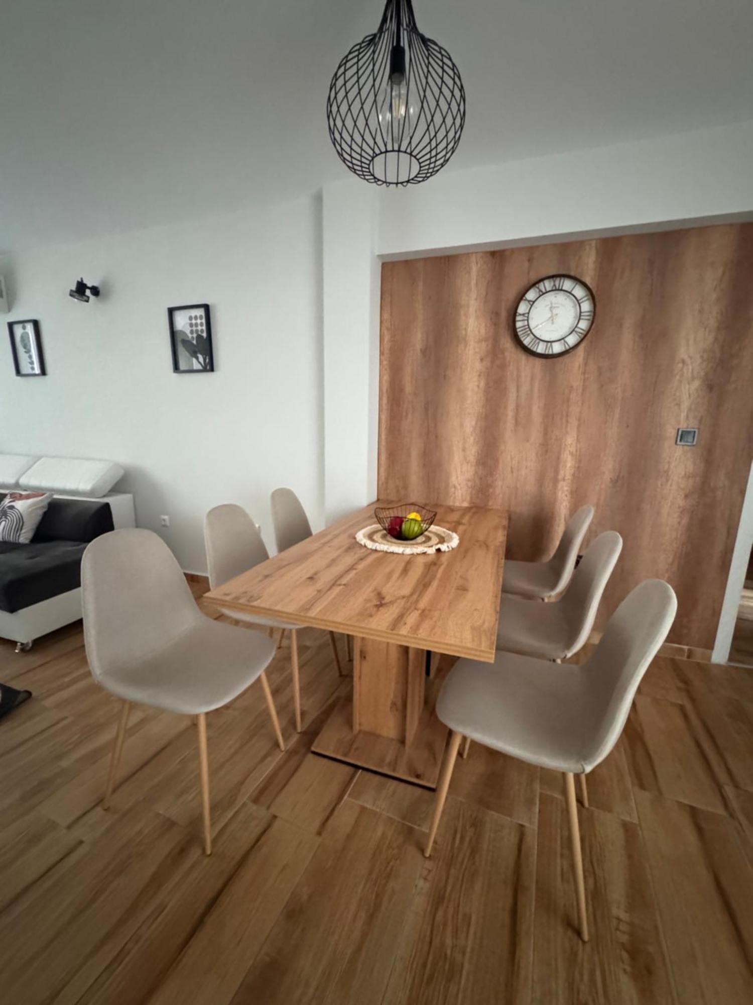 Goldy Central Beach Apartment With Private Garden Burgas Zewnętrze zdjęcie