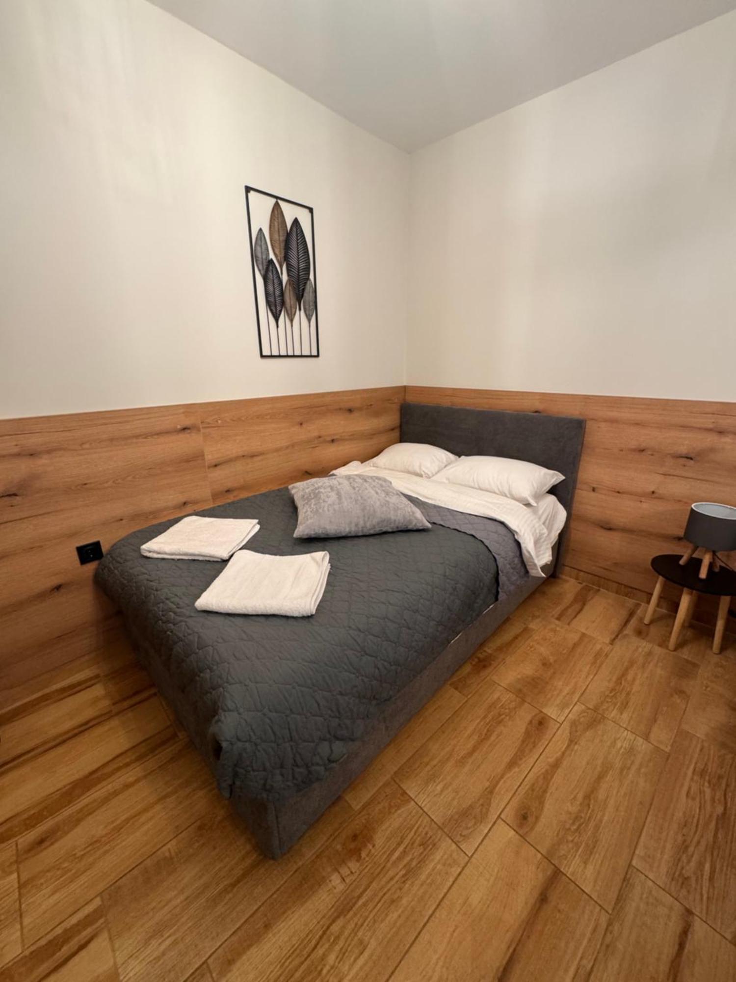 Goldy Central Beach Apartment With Private Garden Burgas Zewnętrze zdjęcie